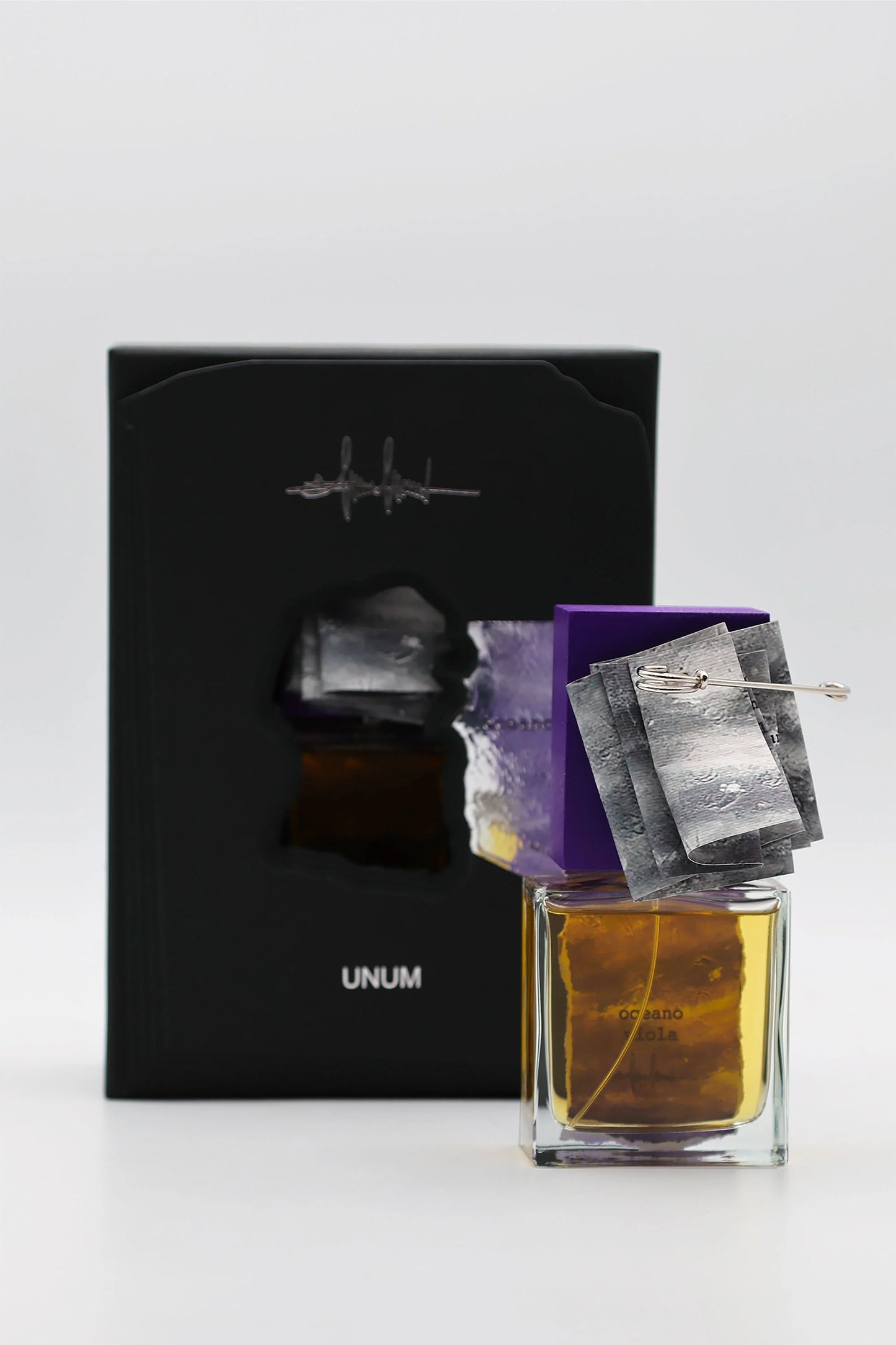 Unum Oceania Viola by Filippo Sorcinelli