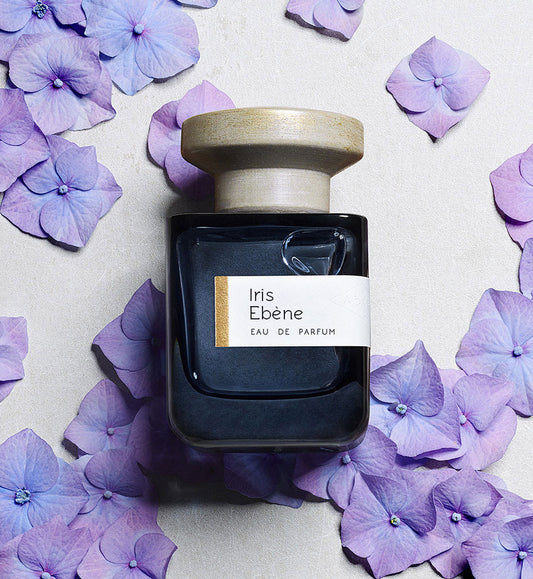 Iris Ebene by Atelier Materi